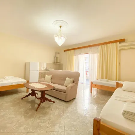 Summerland Apartment *