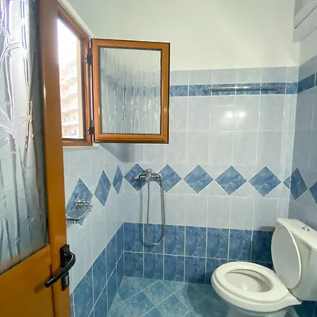 Summerland Apartment *